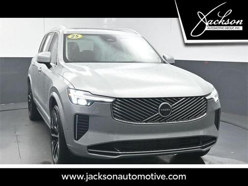 2025 Volvo XC90 Plug-In Hybrid T8 Ultra 7-Seater