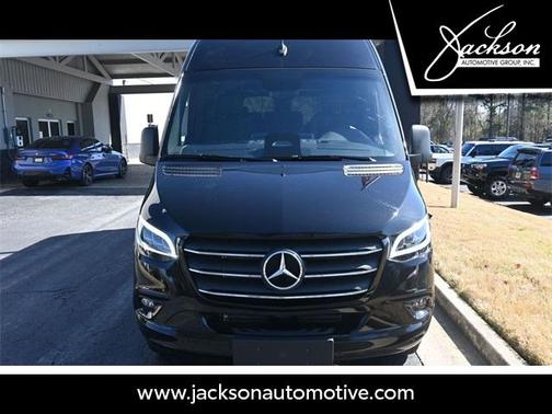 2025 Mercedes-Benz Sprinter 2500 144 WB Standard Roof Passenger