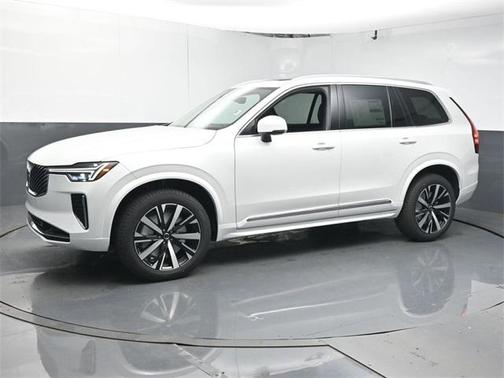 2025 Volvo XC90 B6 Core