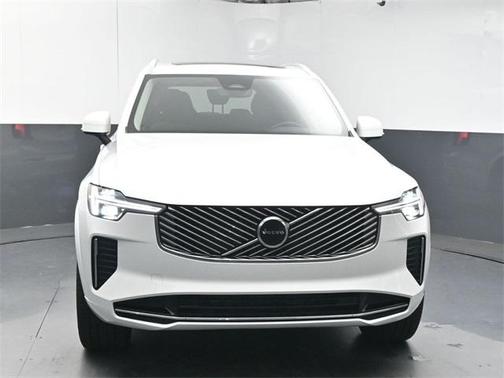 2025 Volvo XC90 B6 Core