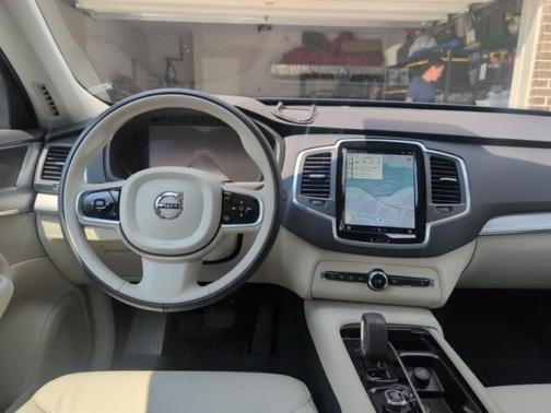 2024 Volvo XC90 B5 Core Bright Theme