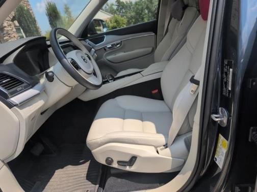 2024 Volvo XC90 B5 Core Bright Theme