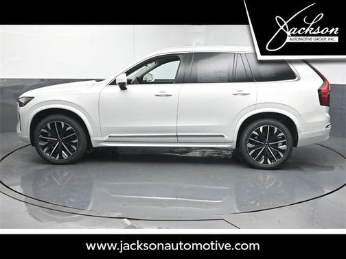 2025 Volvo XC90 B5 Plus 7-Seater