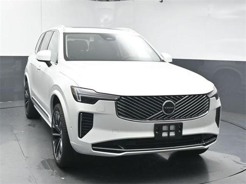 2025 Volvo XC90 B5 Plus 7-Seater