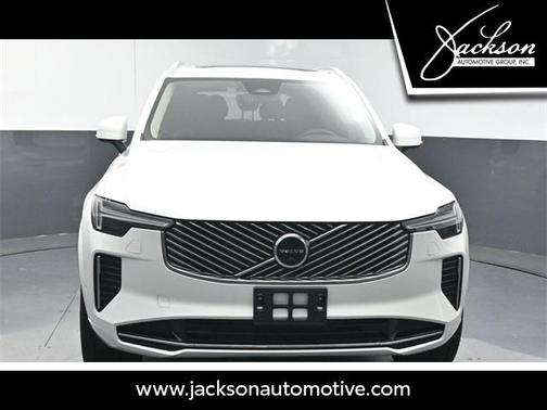 2025 Volvo XC90 B5 Plus 7-Seater