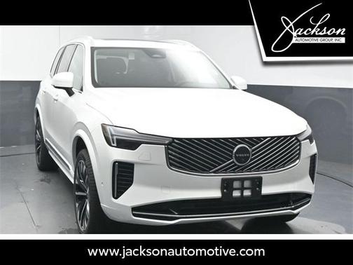 2025 Volvo XC90 B5 Plus 7-Seater