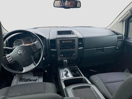 2012 Nissan Titan SV