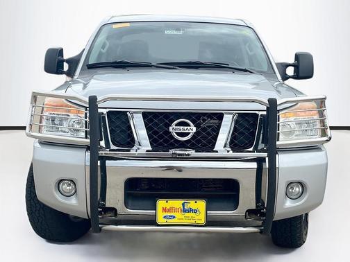 2012 Nissan Titan SV