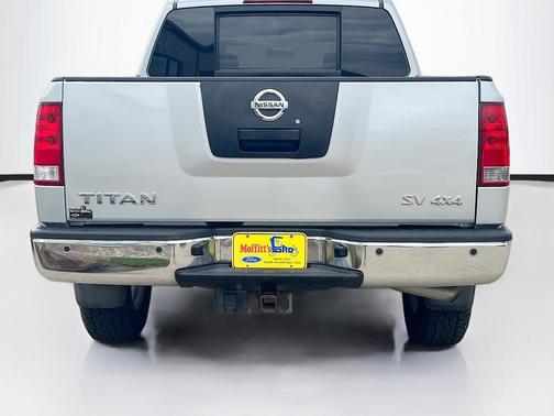 2012 Nissan Titan SV