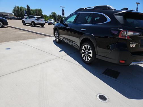 2025 Subaru Outback Touring