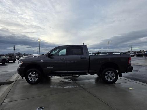 2021 RAM 2500 Big Horn Crew Cab 4x4 6'4' Box