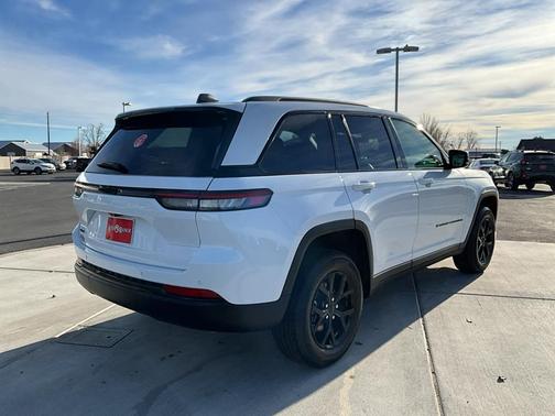 2025 Jeep Grand Cherokee Altitude