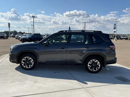 2025 Subaru Forester Base