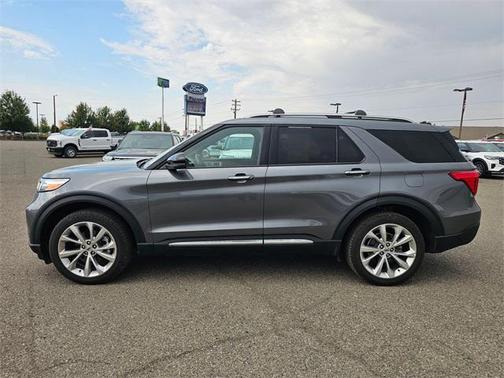 2023 Ford Explorer Platinum