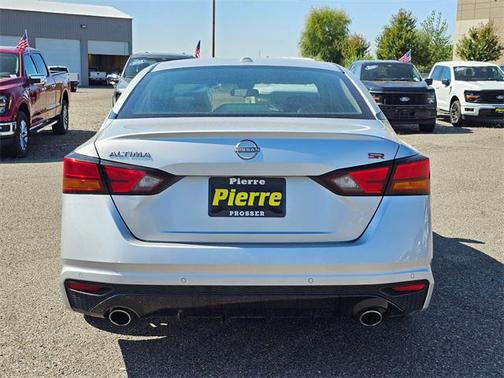 2023 Nissan Altima SR FWD