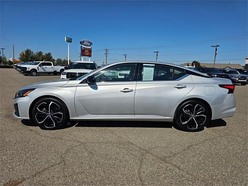 2023 Nissan Altima SR FWD