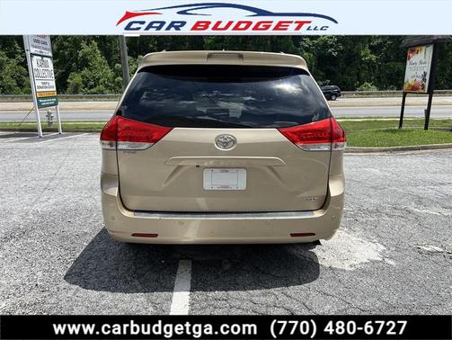 Gold 2012 Toyota Sienna XLE