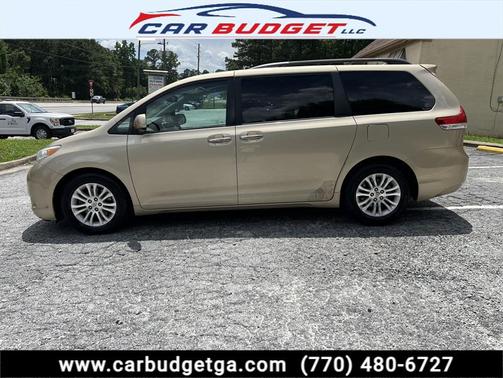 Gold 2012 Toyota Sienna XLE