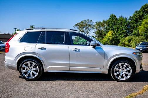 2018 Volvo XC90 T6 Momentum