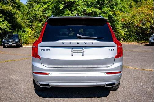 2018 Volvo XC90 T6 Momentum
