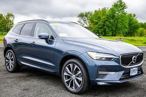 2022 Volvo XC60 B5 Momentum