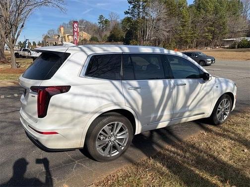 2024 Cadillac XT6 Premium Luxury FWD