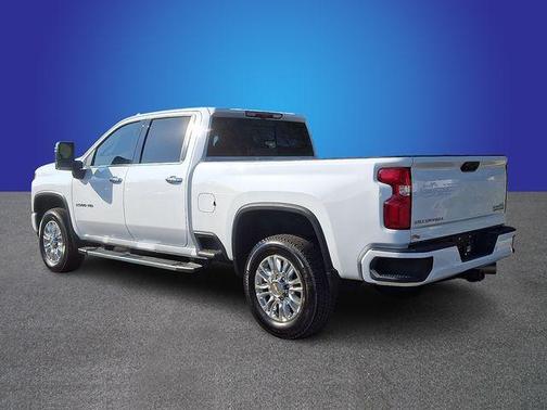 Summit White 2022 Chevrolet Silverado 2500 High Country