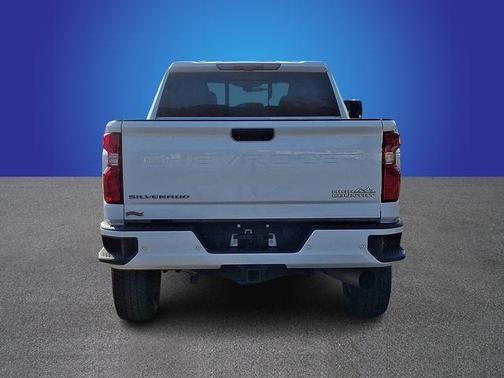 Summit White 2022 Chevrolet Silverado 2500 High Country