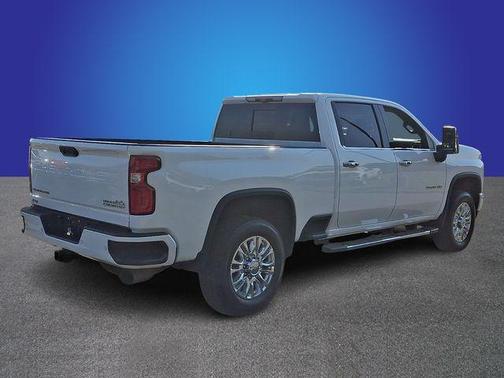 Summit White 2022 Chevrolet Silverado 2500 High Country