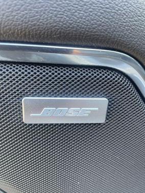 Summit White 2023 GMC Sierra 1500 SLT