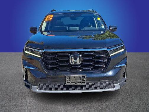 Crystal Black Pearl 2023 Honda Pilot Touring