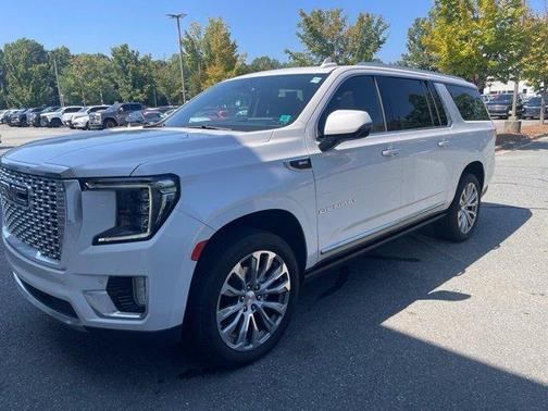 White Frost Tri-Coat 2021 GMC Yukon XL Denali
