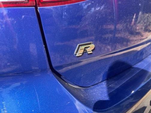 2016 Volkswagen Golf R 4-Door