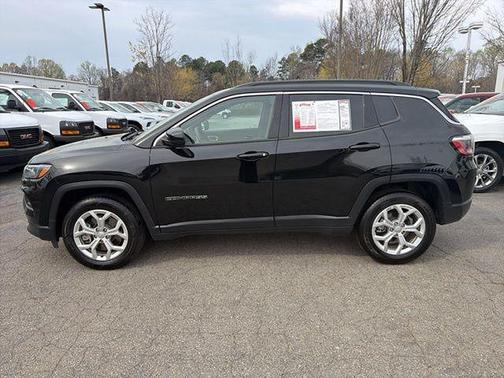 Diamond Black 2024 Jeep Compass Latitude