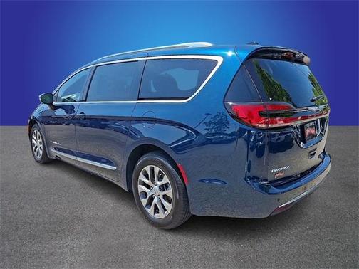 2025 Chrysler Pacifica Hybrid Pinnacle