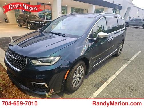 2025 Chrysler Pacifica Hybrid Pinnacle