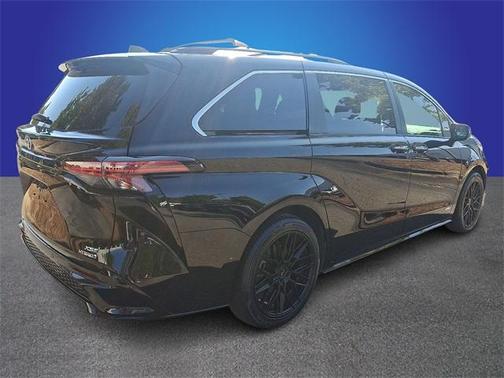 2021 Toyota Sienna XSE 7 Passenger