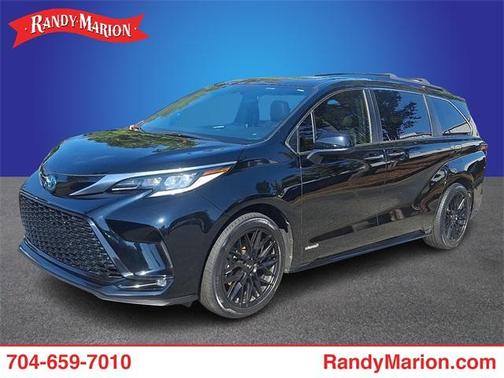 2021 Toyota Sienna XSE 7 Passenger