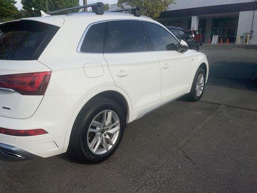Ibis White 2022 Audi Q5 45 S line quattro Premium