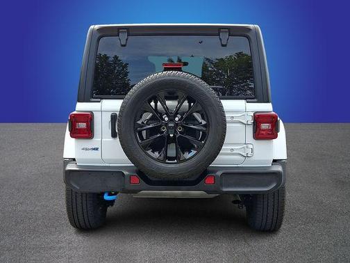Bright White Clearcoat 2023 Jeep Wrangler 4xe Sahara