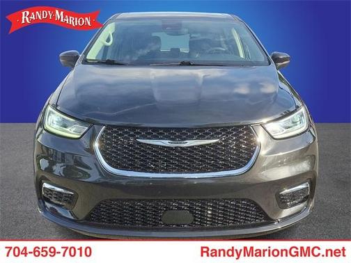 2023 Chrysler Pacifica Touring-L