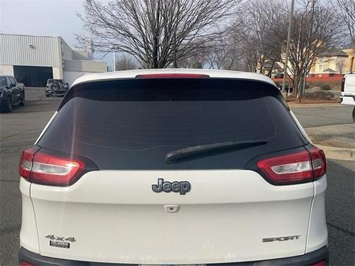 2015 Jeep Cherokee Sport