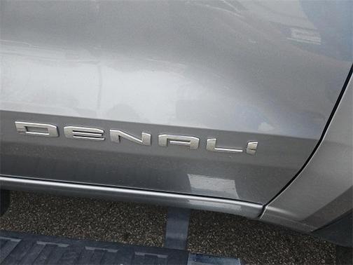 2023 GMC Canyon Denali