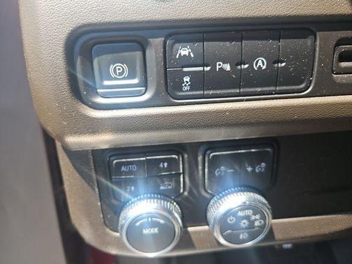 Volcanic Red 2023 GMC Yukon SLT
