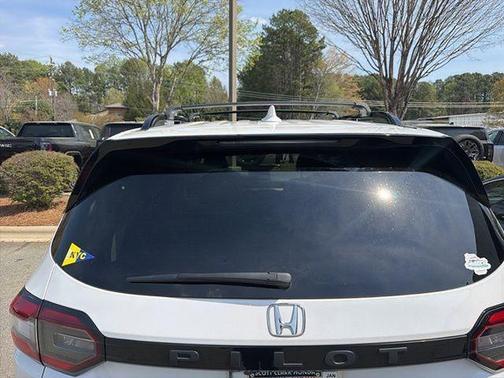 White 2023 Honda Pilot Touring