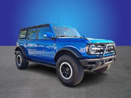 Velocity Blue Metallic 2023 Ford Bronco Outer Banks