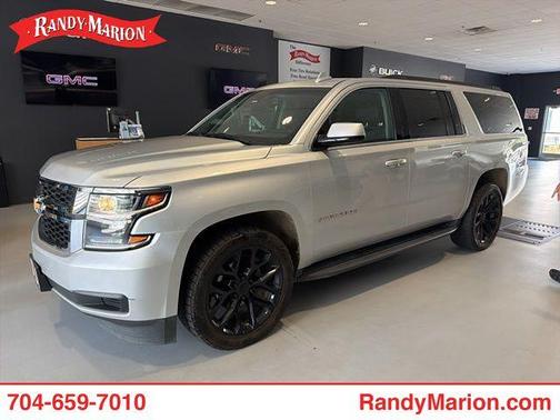 Silver Ice Metallic 2018 Chevrolet Suburban LT