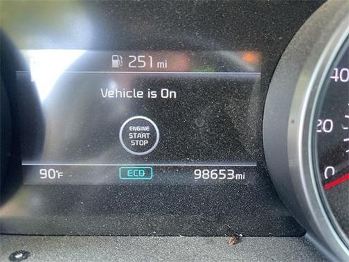 2023 Kia Carnival LX
