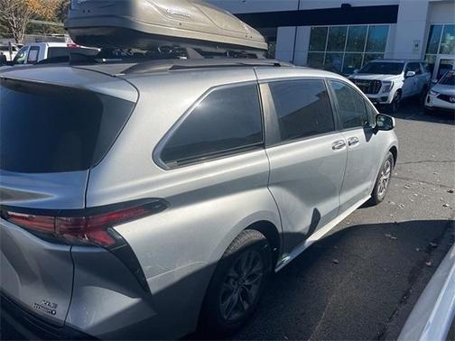 2021 Toyota Sienna XLE
