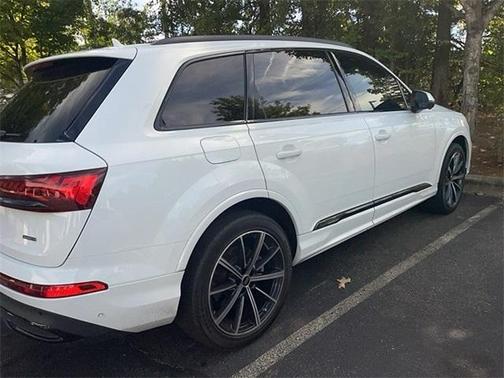 2023 Audi Q7 55 Premium Plus